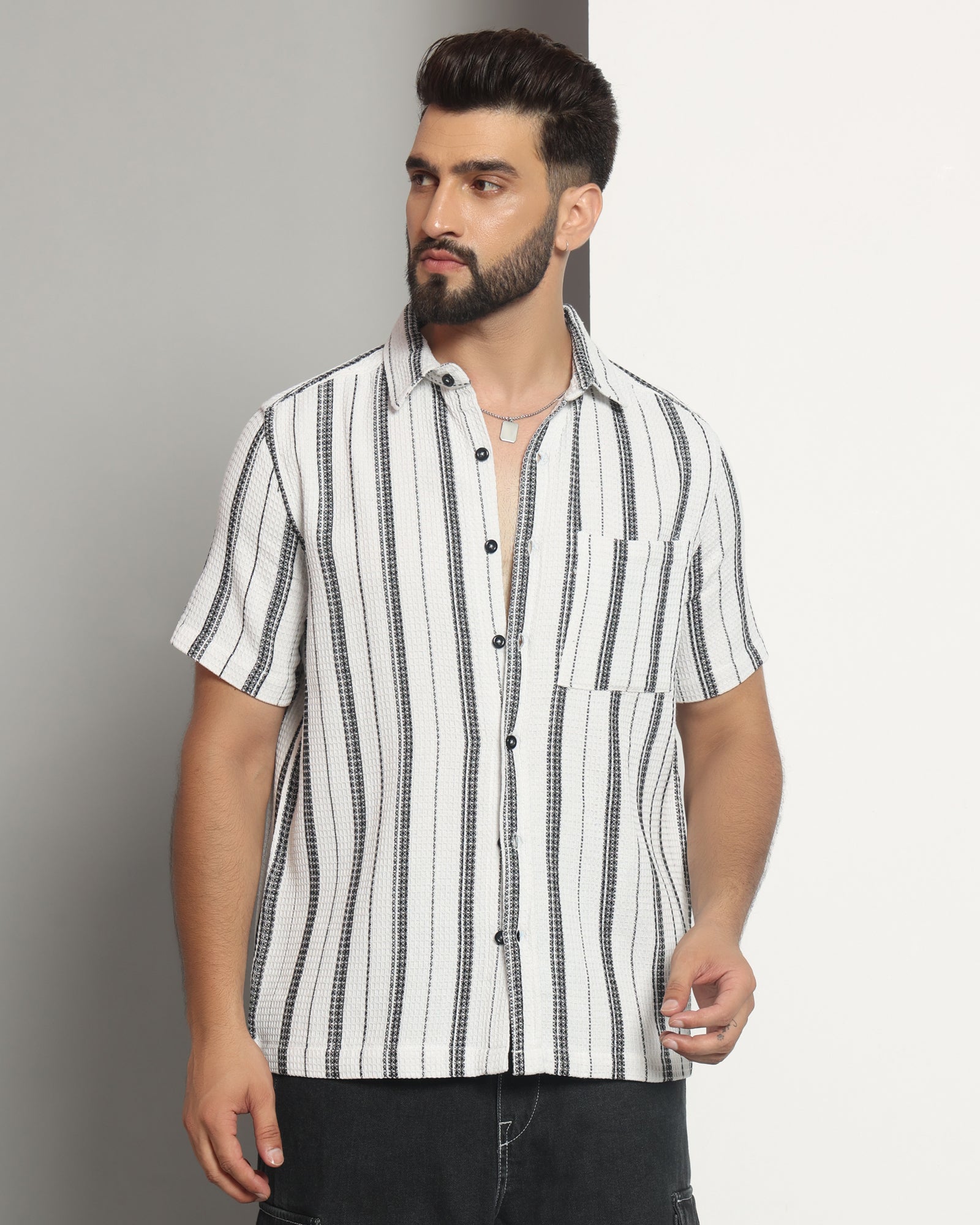 Chimpaaanzee Men White & Black Regular Fit Shirt