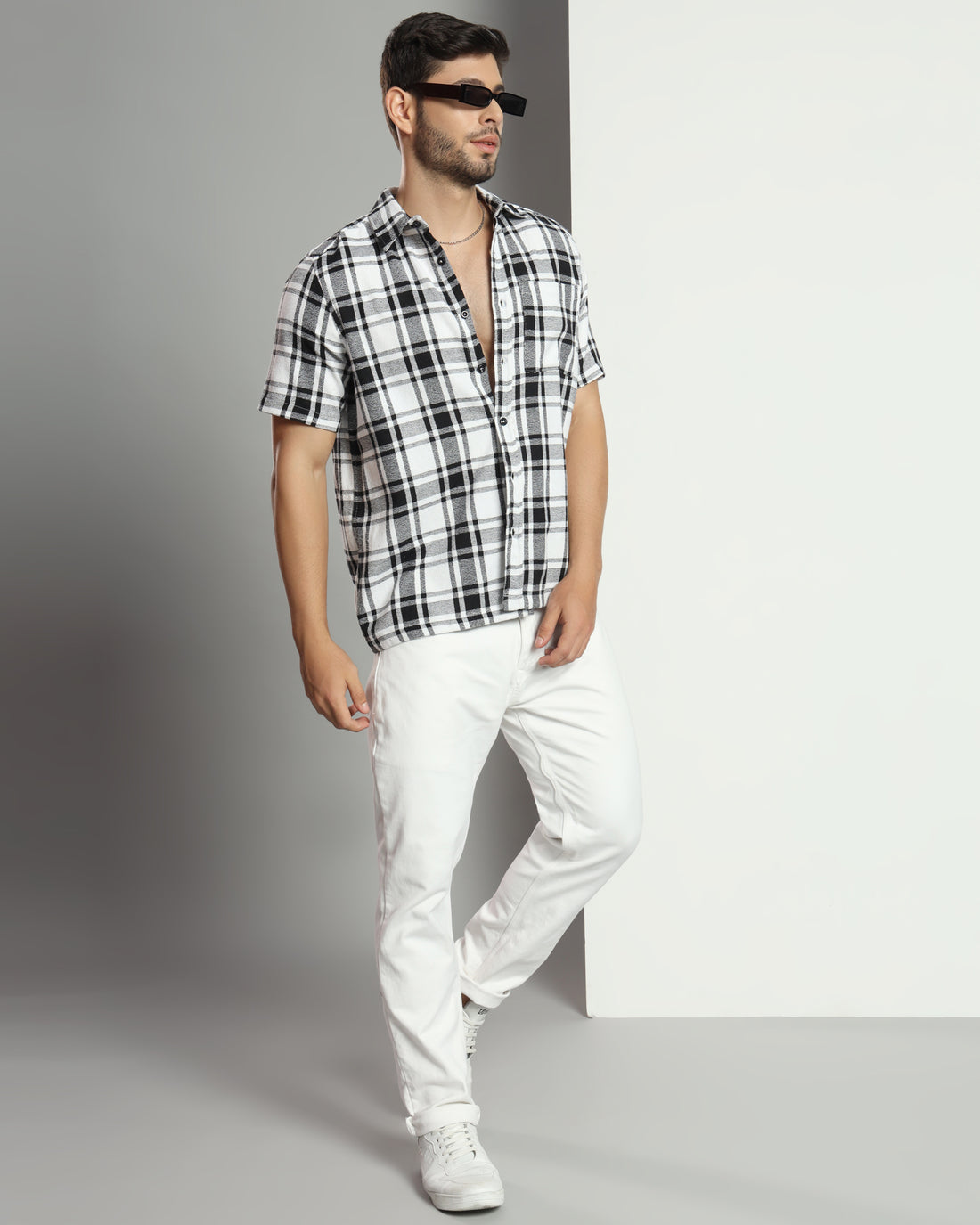 Chimpaaanzee Men Black & White Regular Fit Shirt