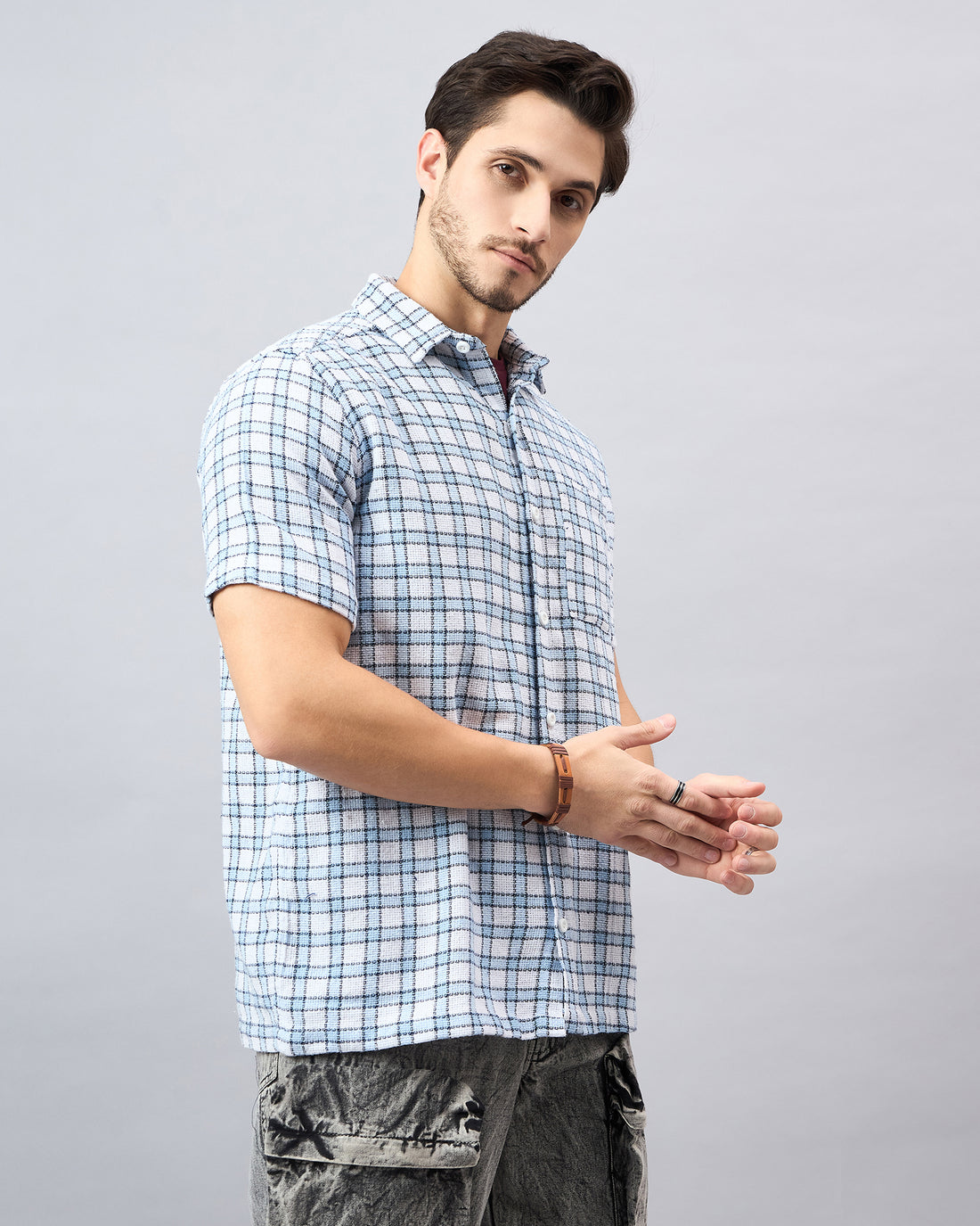 Chimpaaanzee Men White & Blue Regular Fit Shirt